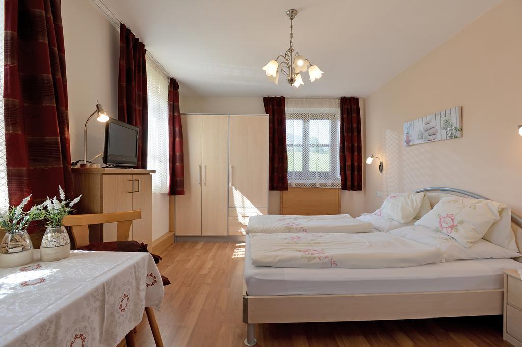 Vila Bio Angererhof Bad Häring Pokoj fotografie